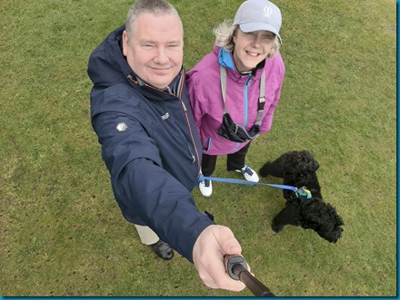 Alnwick Castle dog golf 3
